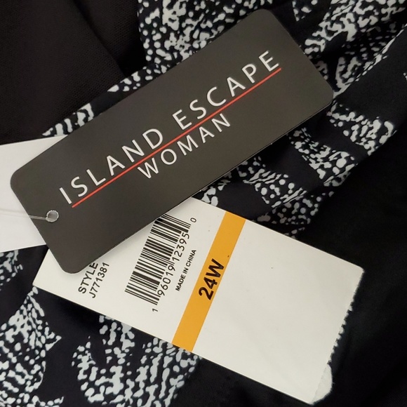 Island Escape Black and White One Piece Swimsuit - Picture 10 of 15